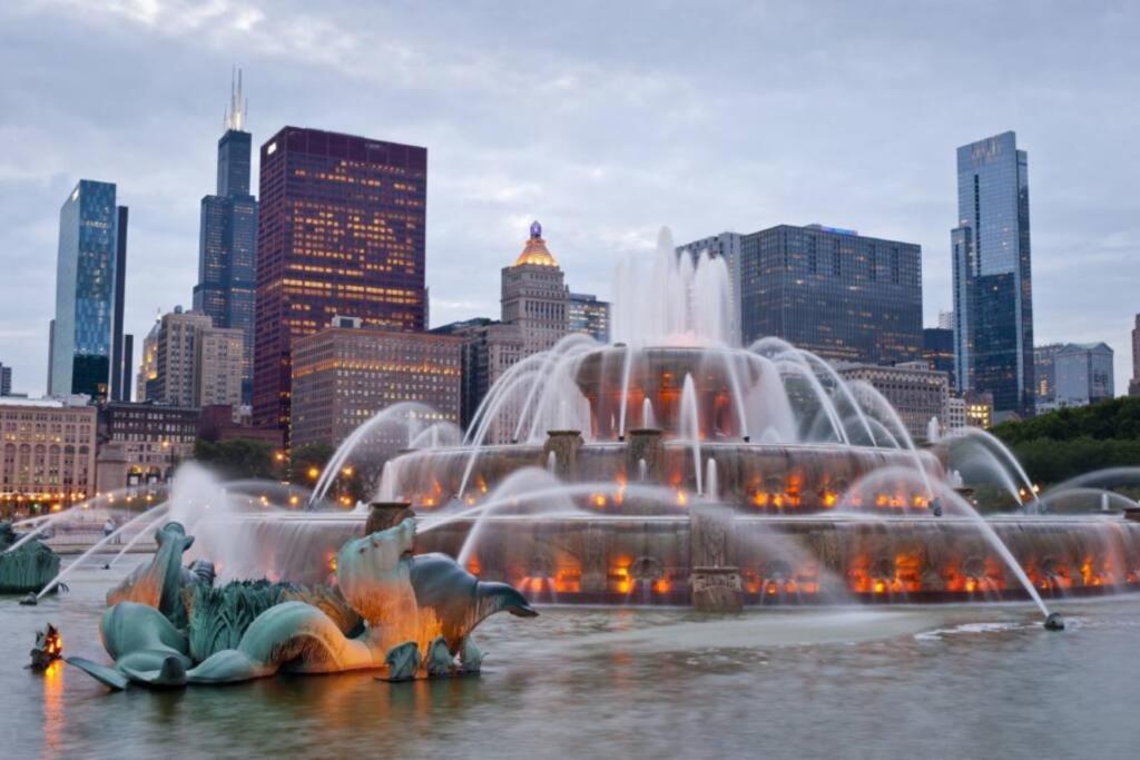 Spacious 2Br Vacation Rental With City View, Optional Parking And Gym Near Mccormick Place & Downtown Chicago Attractions المظهر الخارجي الصورة